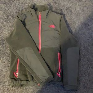 Kids (girls) North Face fleece jacket